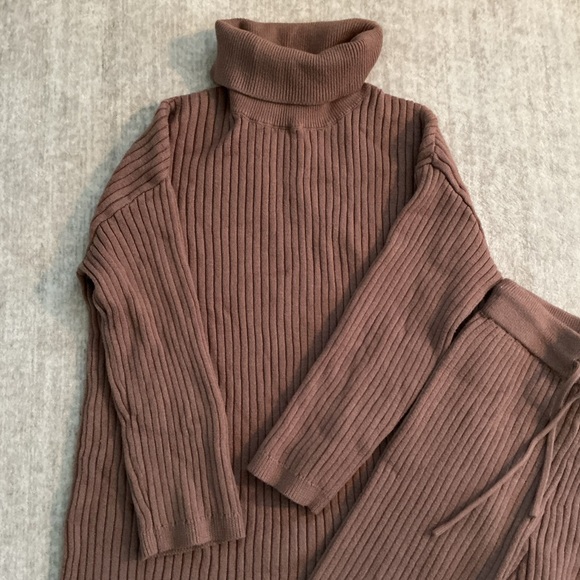 Brown Ribbed Knit Set - Picture 6 of 6